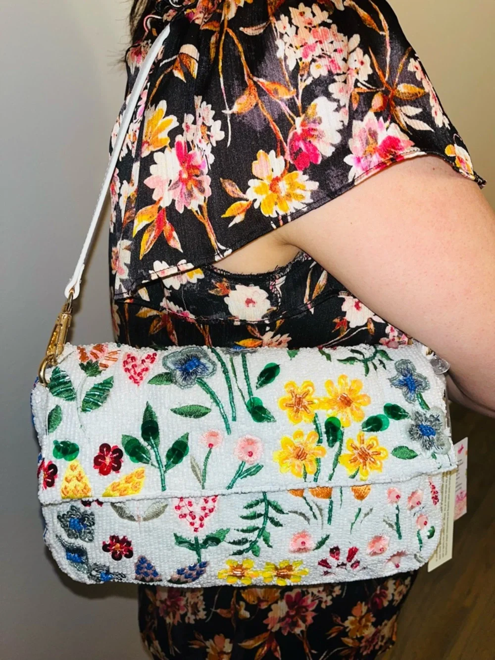 NWT Beaded Floral Shoulder Bag White Multicolor Embroidered Purse - Picture 4 of 7